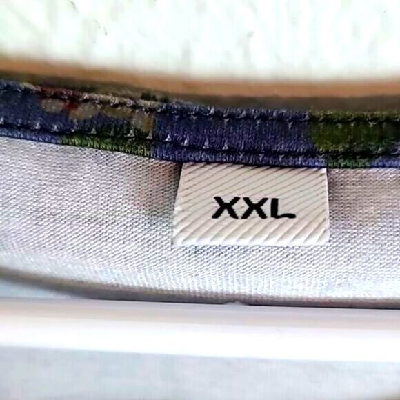 Gray Tunic Top with Maroon Flowers, Big Zipper at Neckline,  Size XXL - Picture 8 of 8